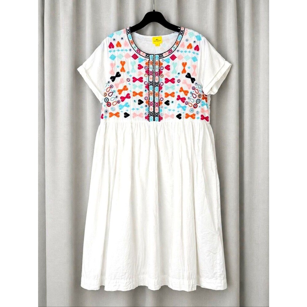 Roller Rabbit Colorful Embroidery Crisp White Cotton Short Sleeve Peasant Dress